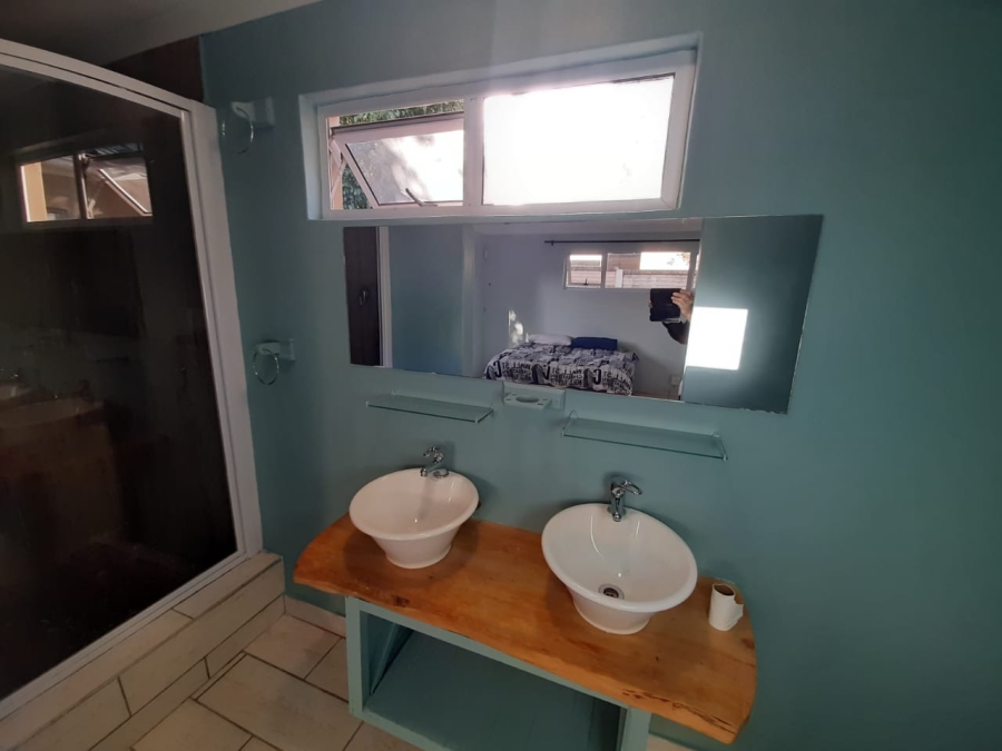 To Let 2 Bedroom Property for Rent in Beacon Bay North Eastern Cape